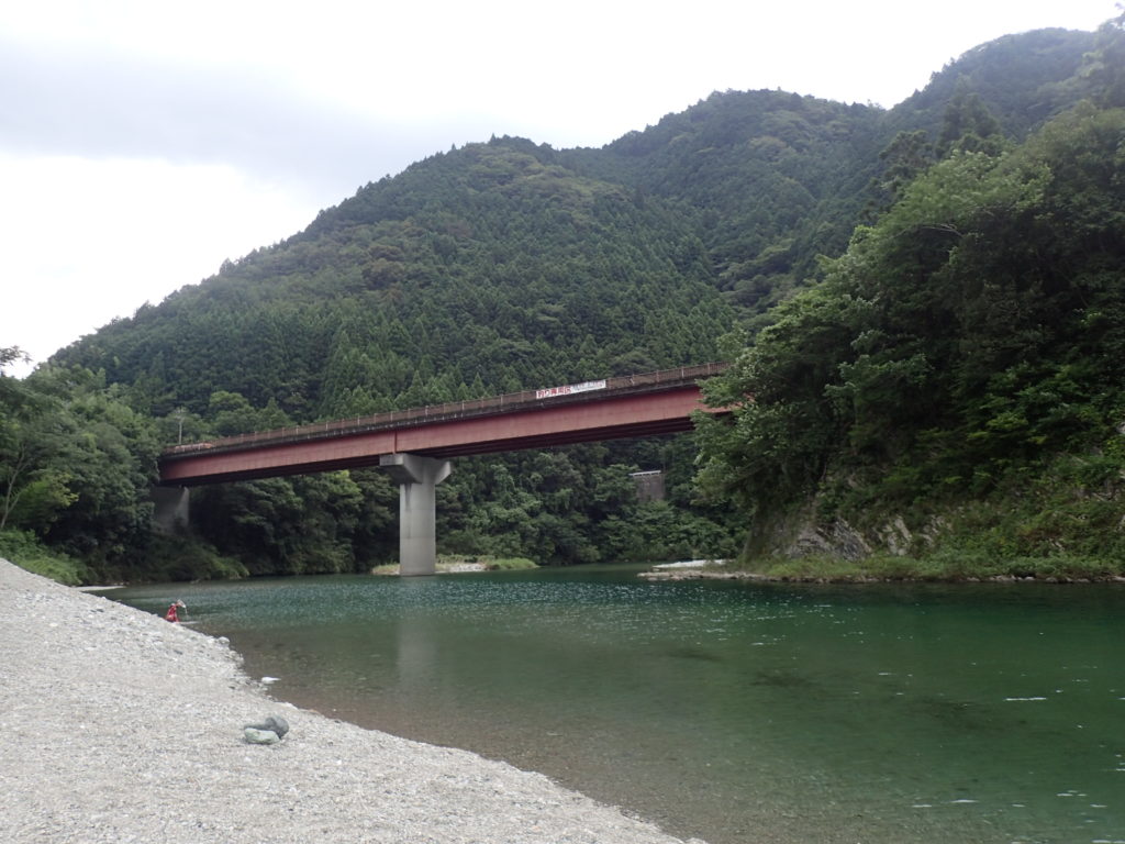 宮崎の河原キャンプ場の河原からみた景色